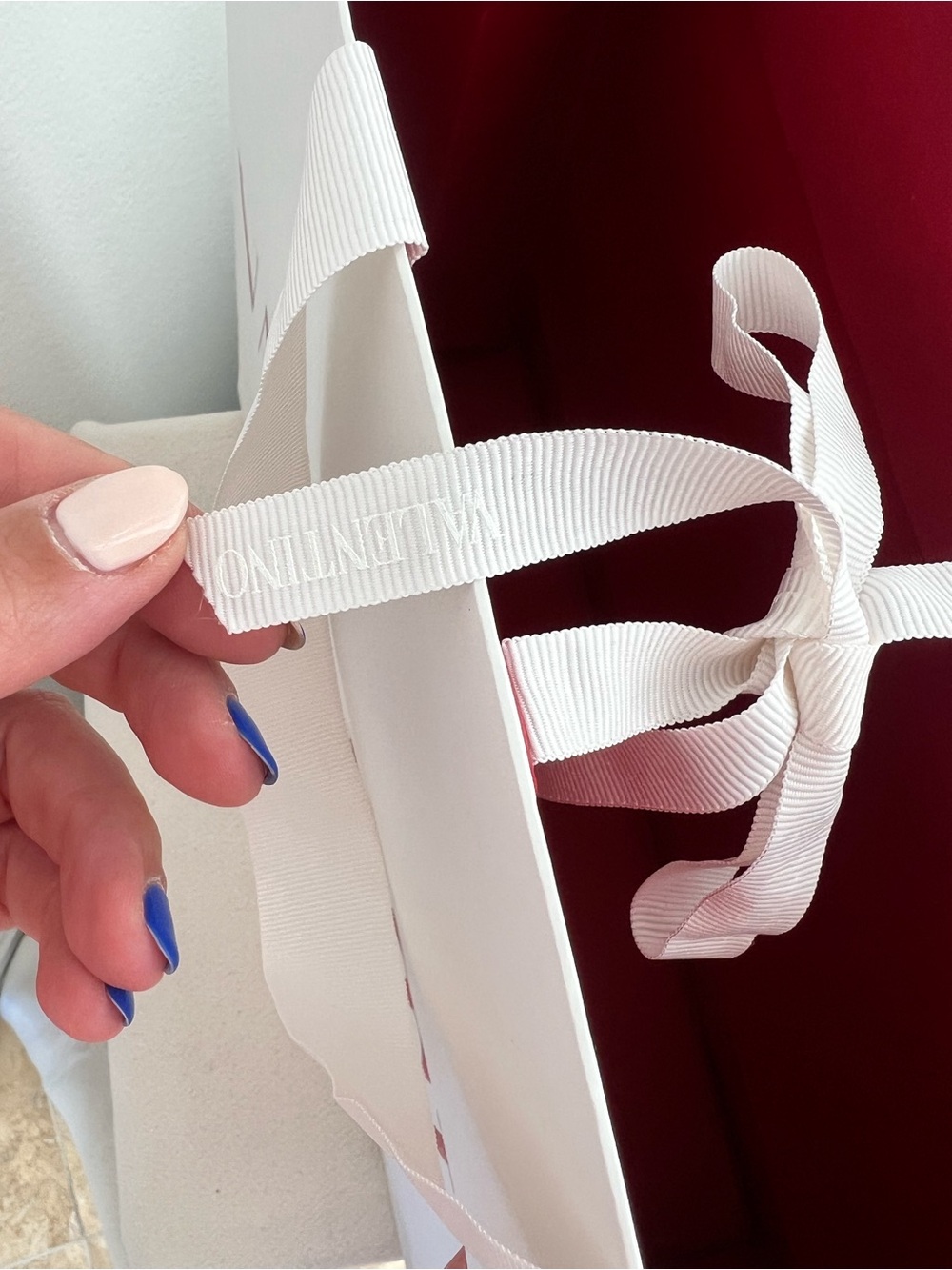 Valentino White Shopper with Red Logo - Picture 6 of 6